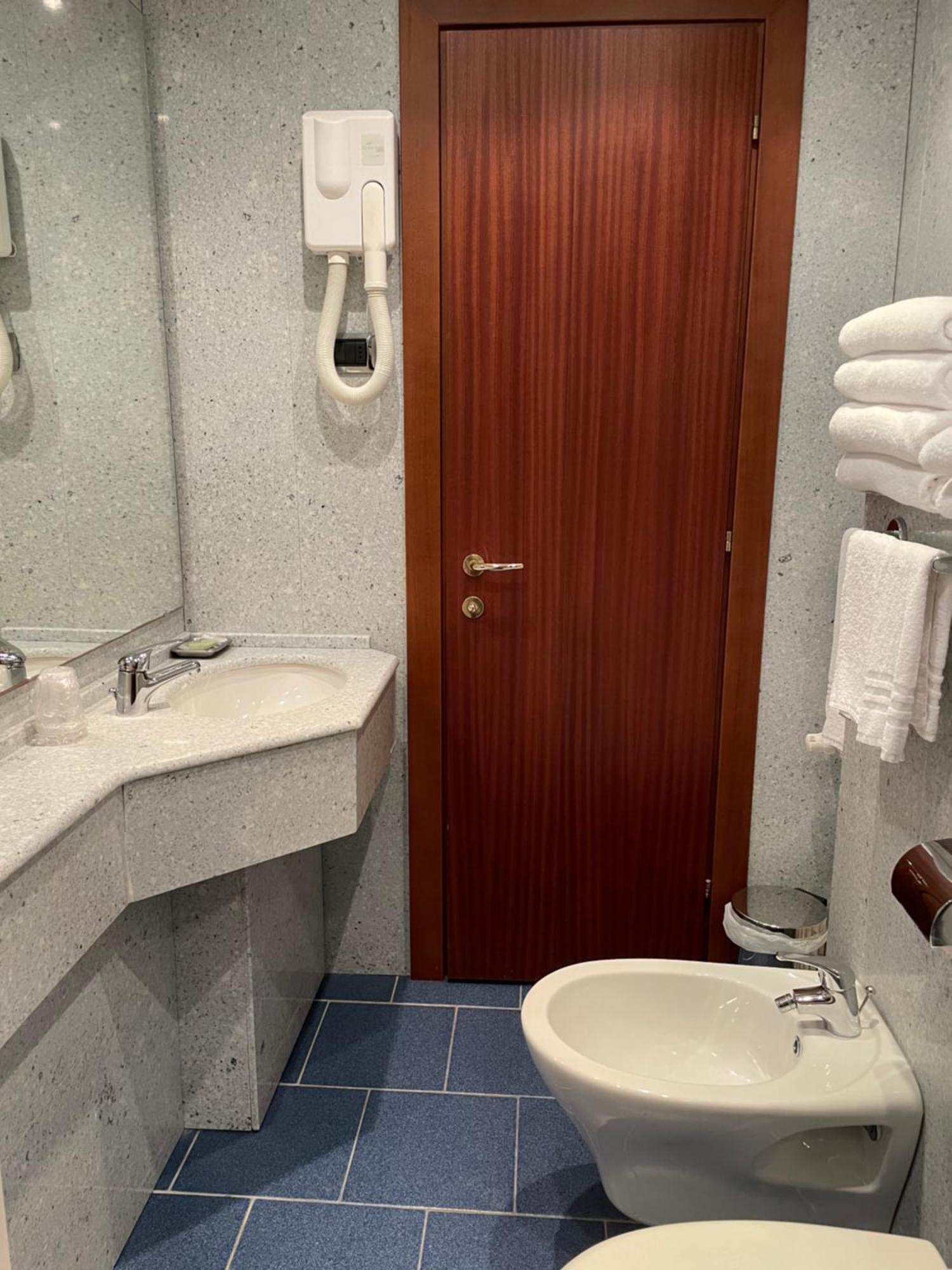 Hotel Mondial Rapallo Habitación foto