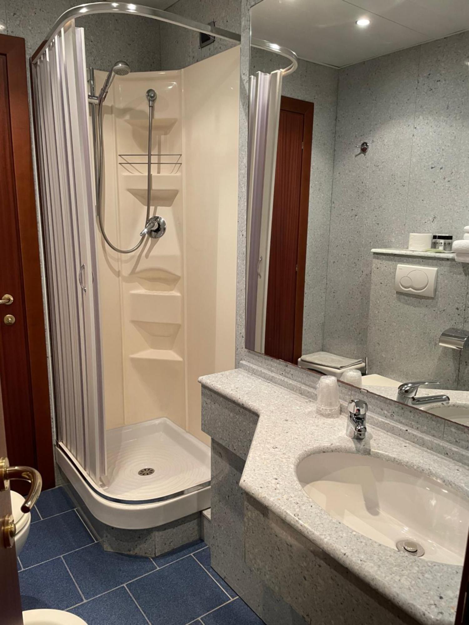Hotel Mondial Rapallo Habitación foto