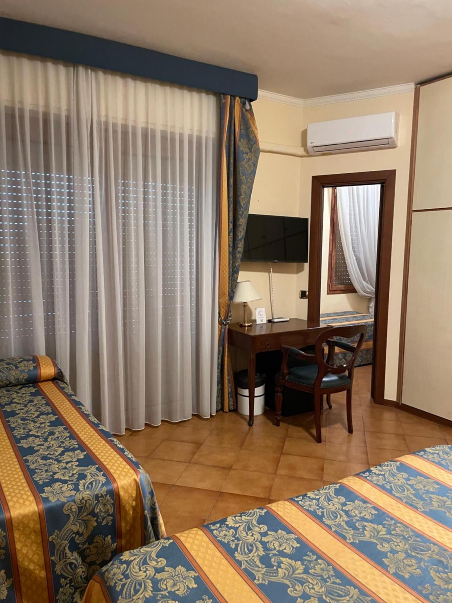Hotel Mondial Rapallo Habitación foto
