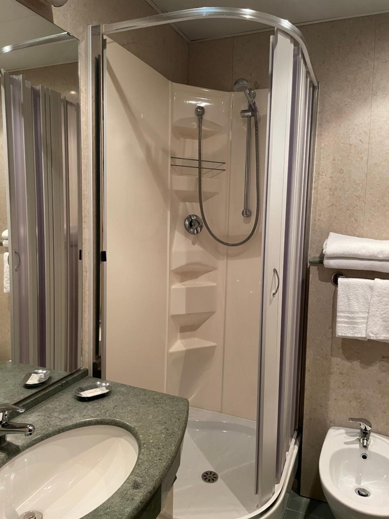 Hotel Mondial Rapallo Habitación foto