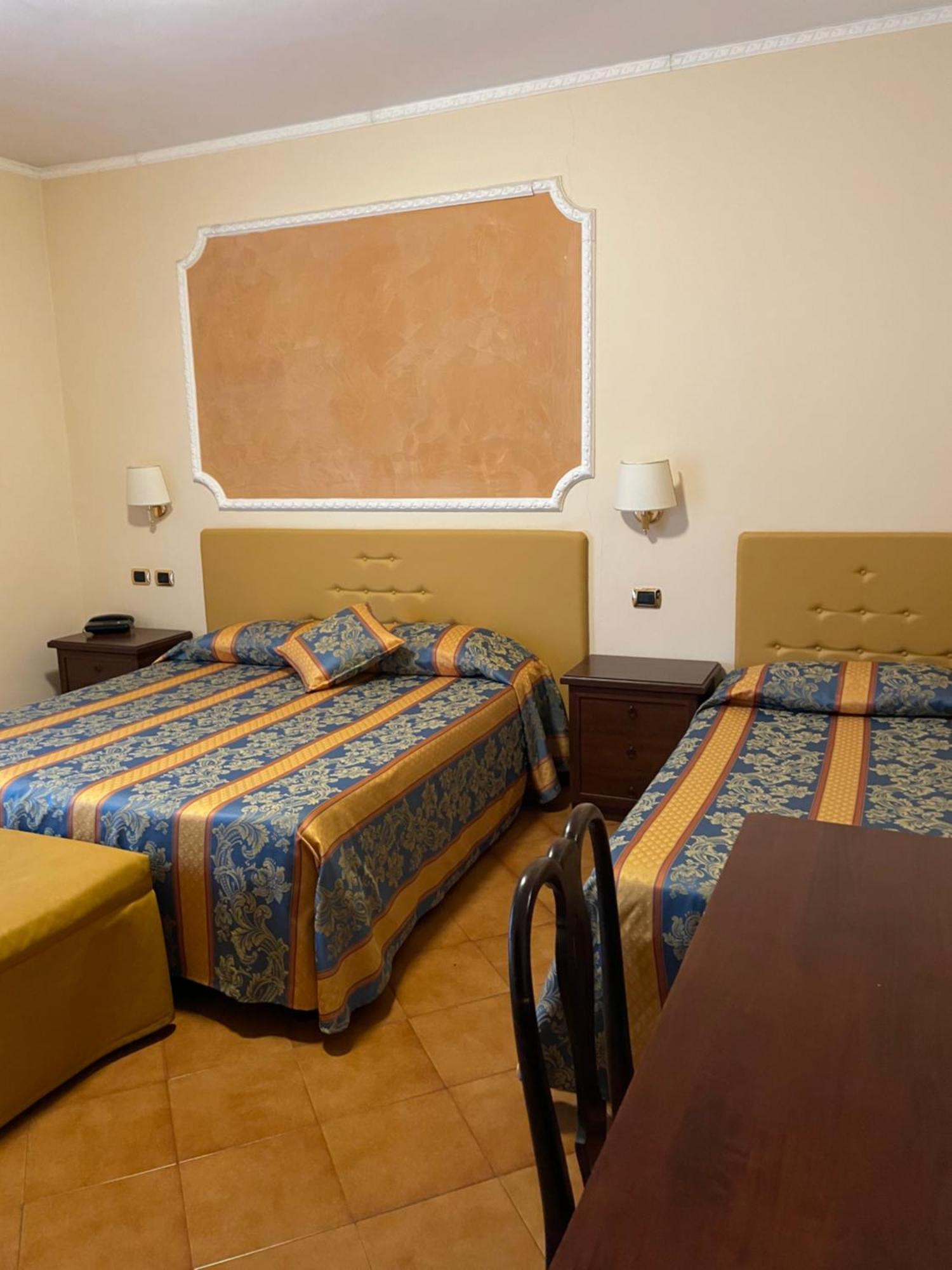 Hotel Mondial Rapallo Habitación foto