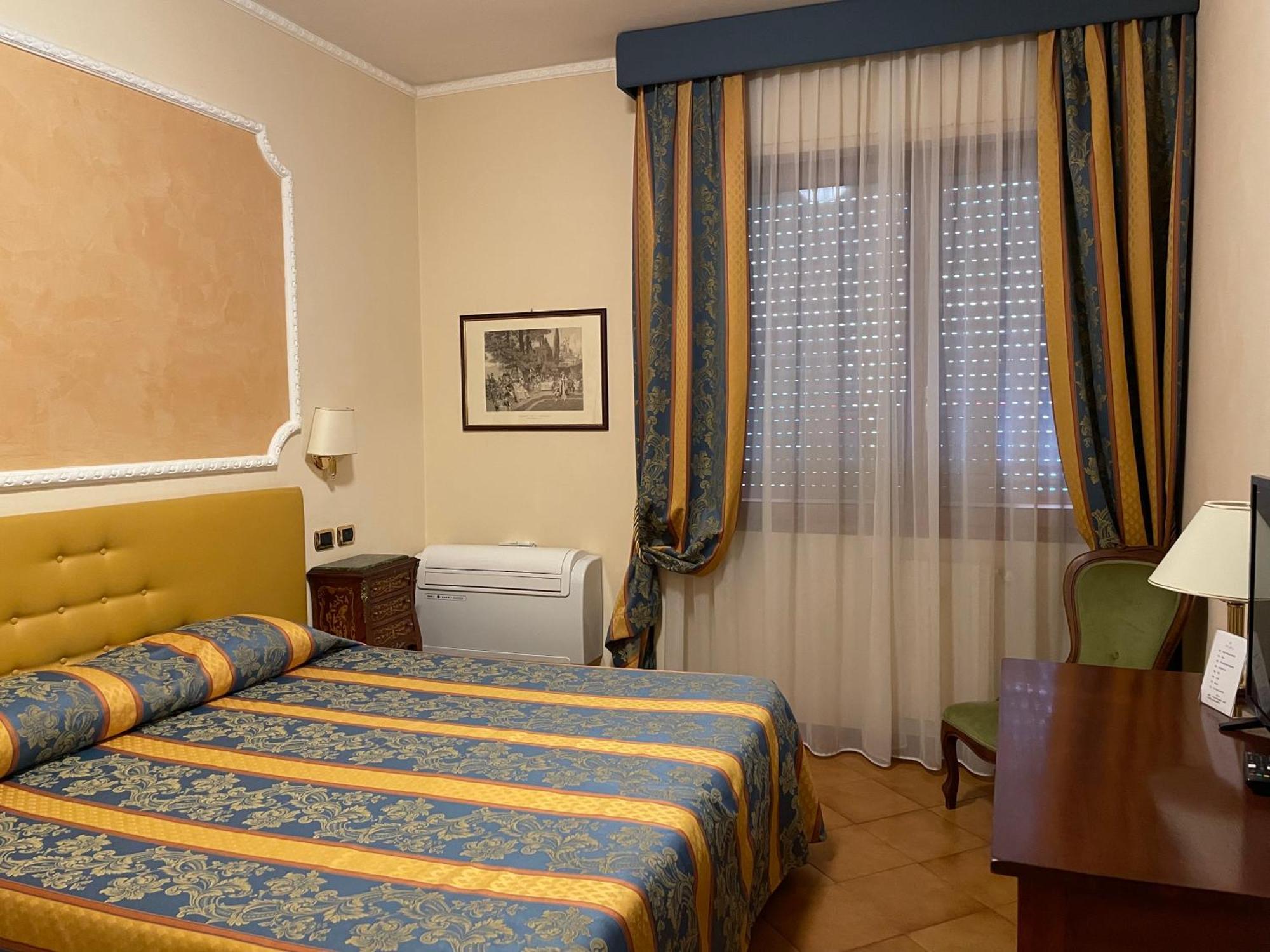 Hotel Mondial Rapallo Habitación foto