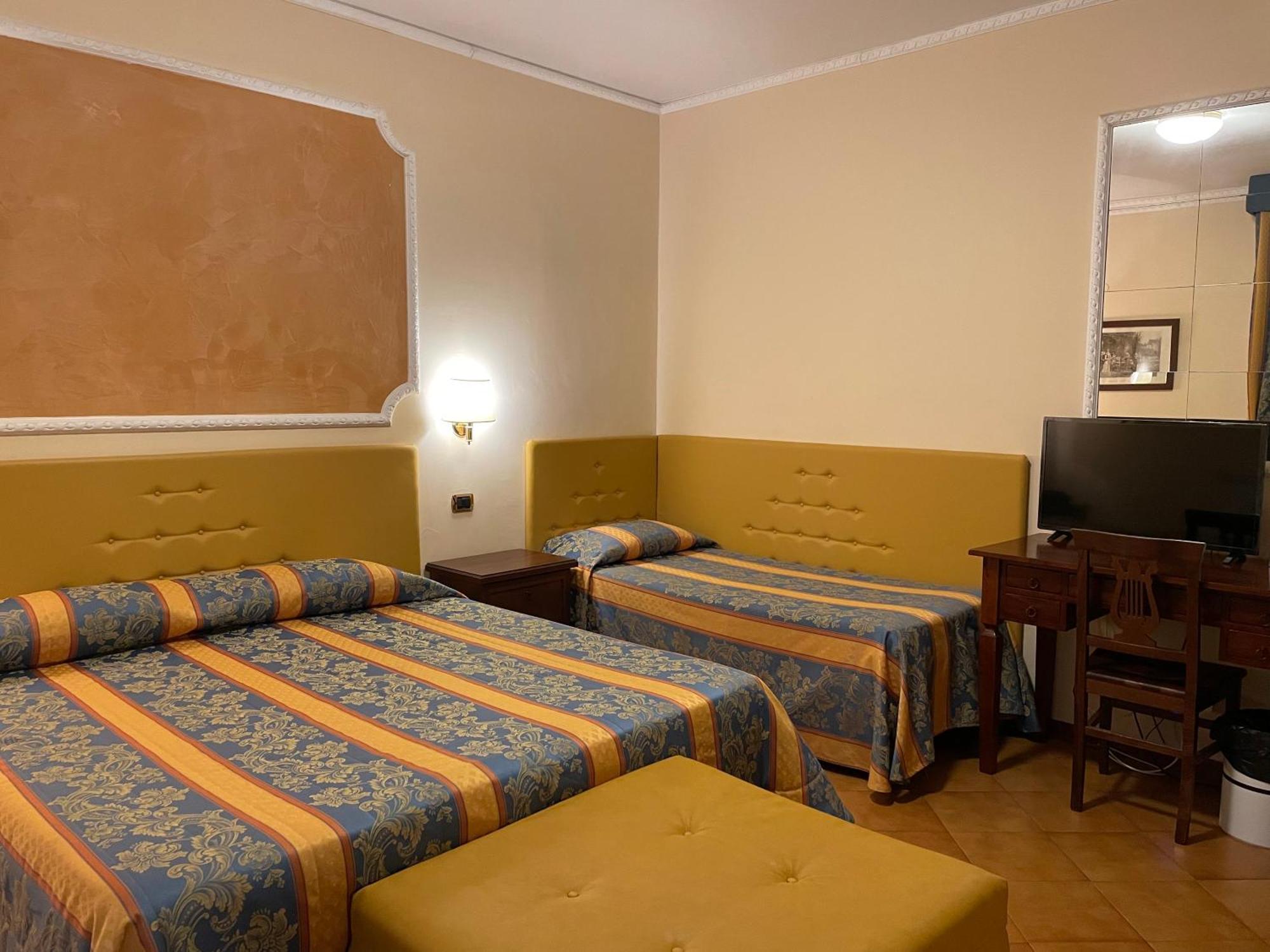 Hotel Mondial Rapallo Habitación foto